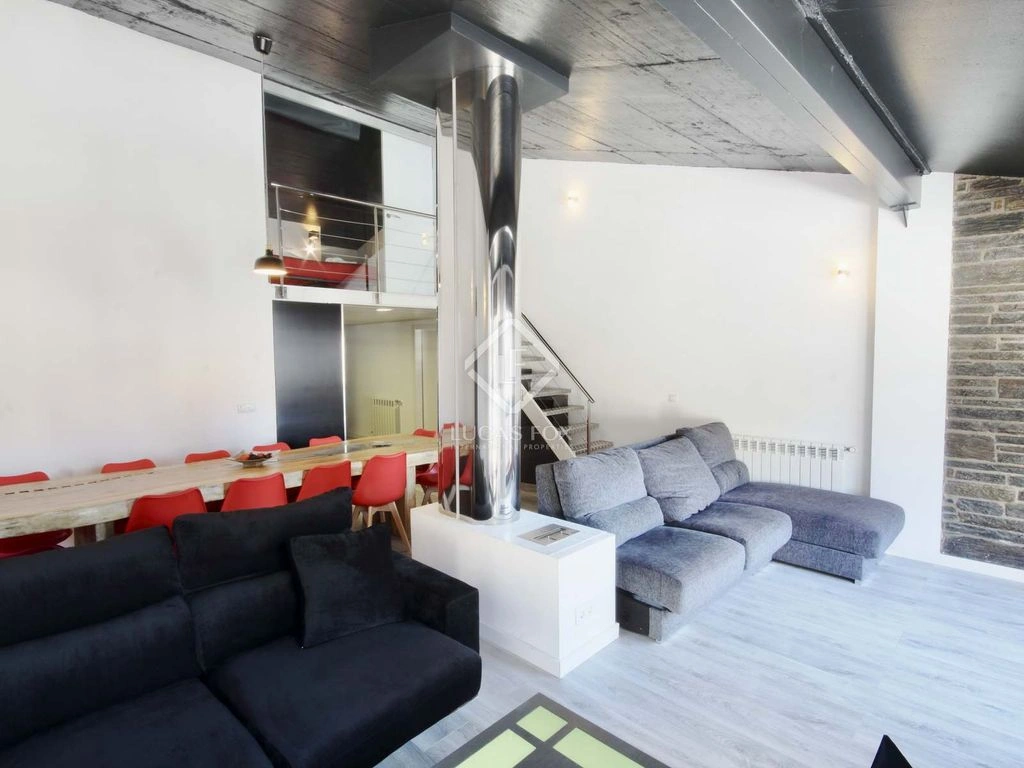 Furnished 5+1 penthouse 161 m2 in Ransol, Andorra