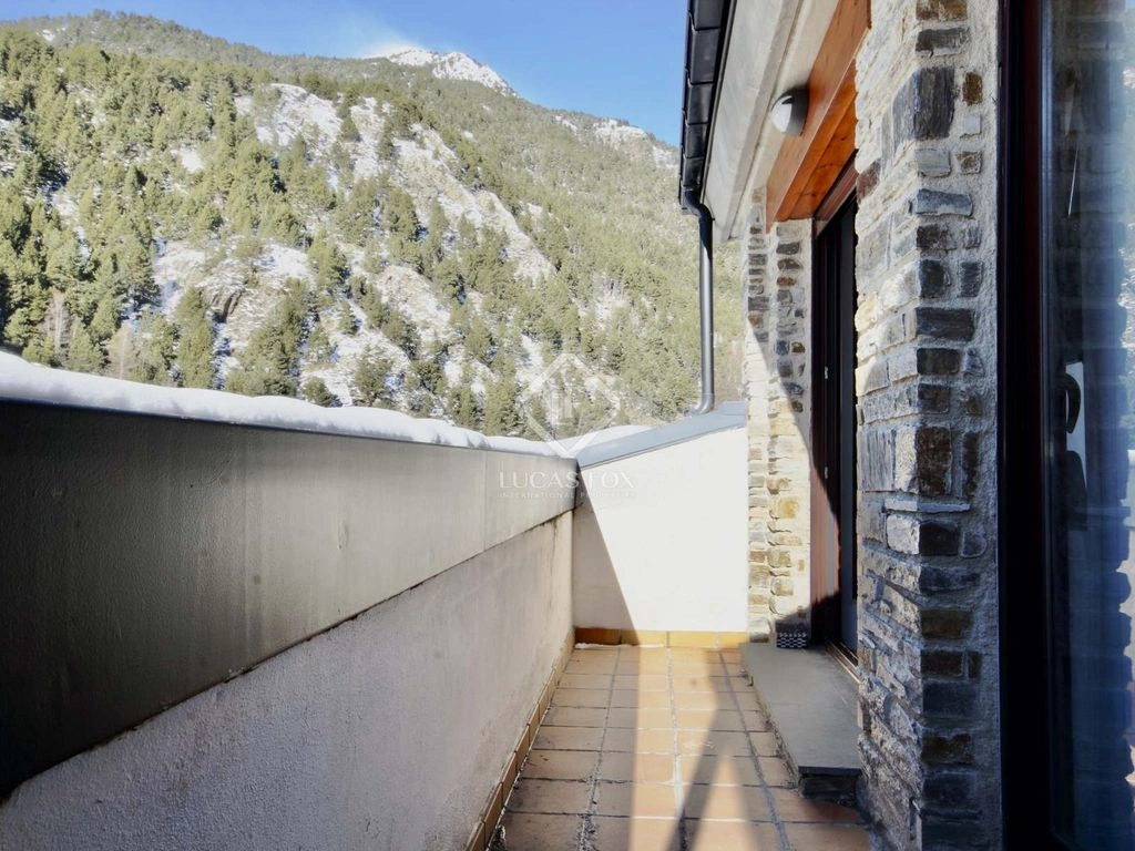 Furnished 5+1 penthouse 161 m2 in Ransol, Andorra