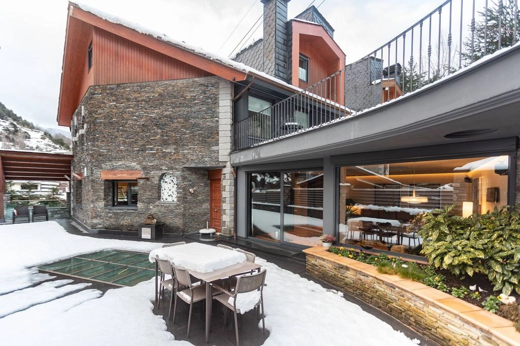 Villa amplia de 500 m2 en La Massana, Andorra