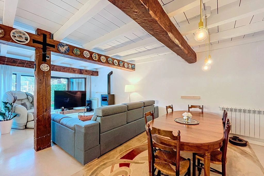 리노베이션 완료 타운하우스 — 안도라 오르디노, 261 m²