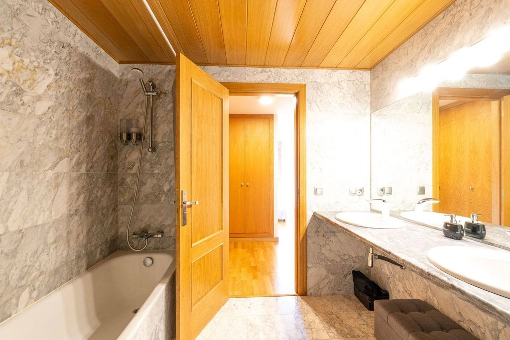 安道尔 Escaldes-Engordany 宽敞复式,167 m²