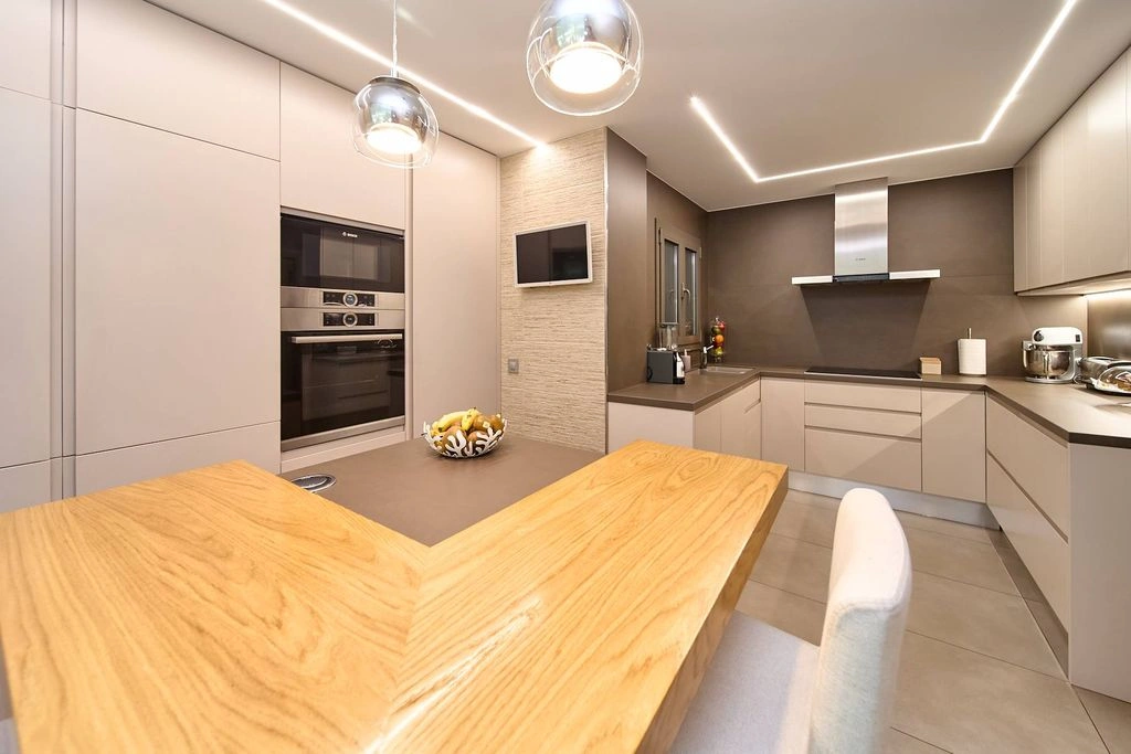 Wohnung 3+1 in Andorra la Vella, Andorra