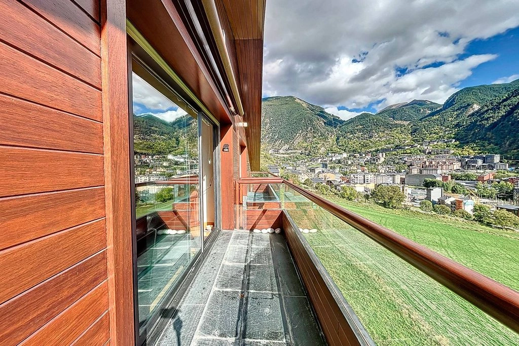 بنتهاوس فسيح بمساحة 160 m2 في إنكامب، أندورا