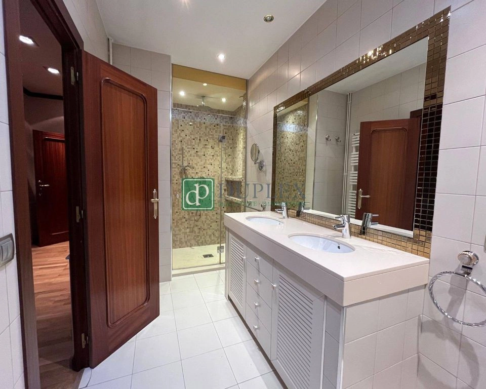 Spacious house 500 m2 in Encamp, Andorra