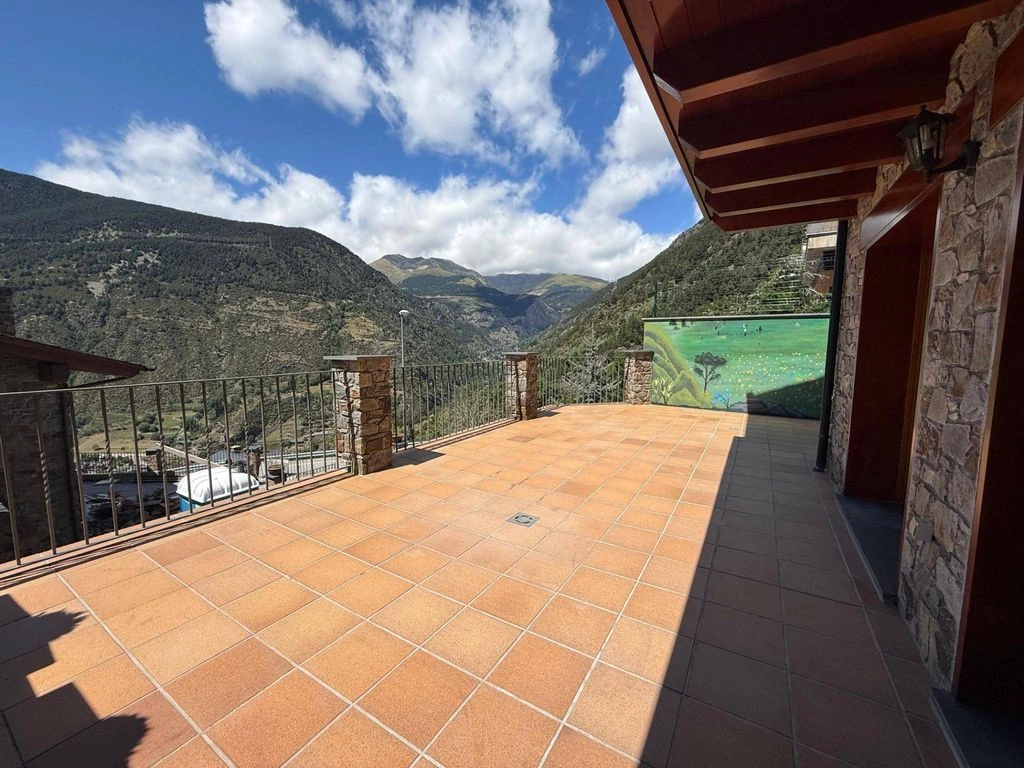 Spacious house 320 m2 in Encamp, Andorra