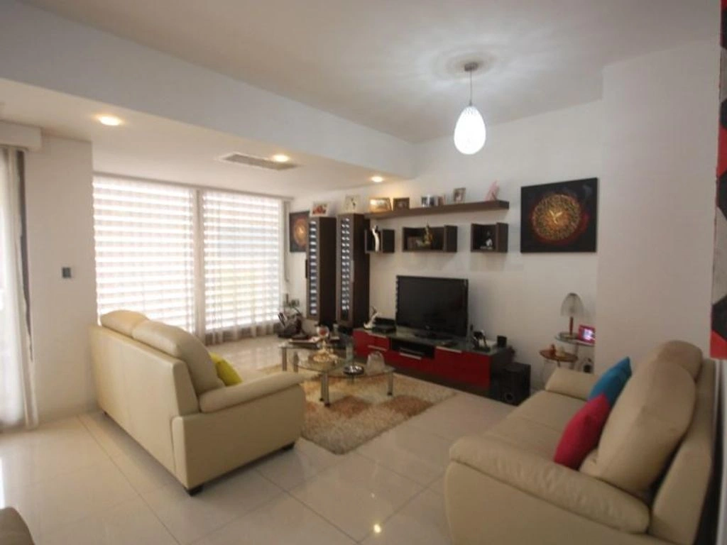 Family-friendly apartment 4+1 in Luanda, Angola