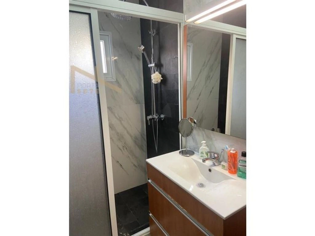 Maison aérée 5+1 à Luanda, Angola