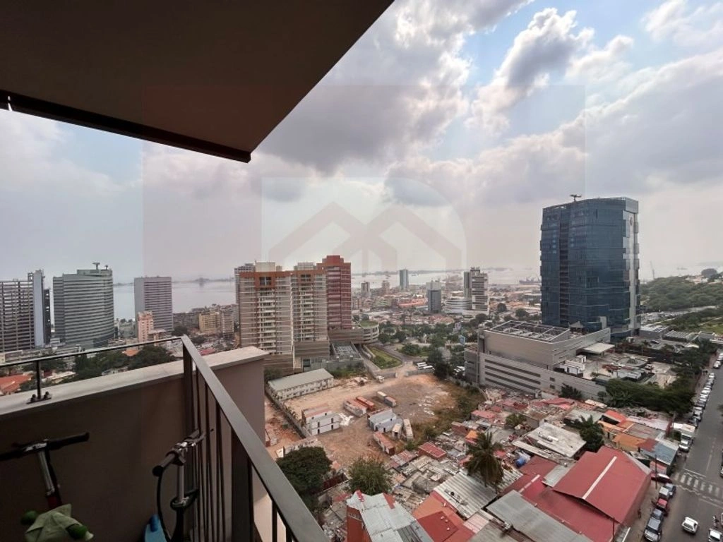 Apartamento renovado 3+1 em Luanda, Angola
