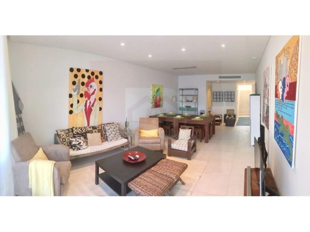 Luftiges Duplex 3+1 in Luanda