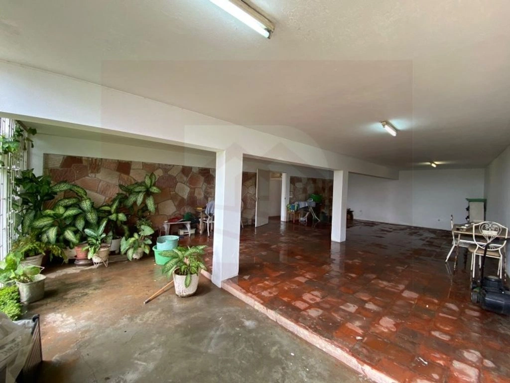 Spacious house 400 m2 in Luanda, Angola