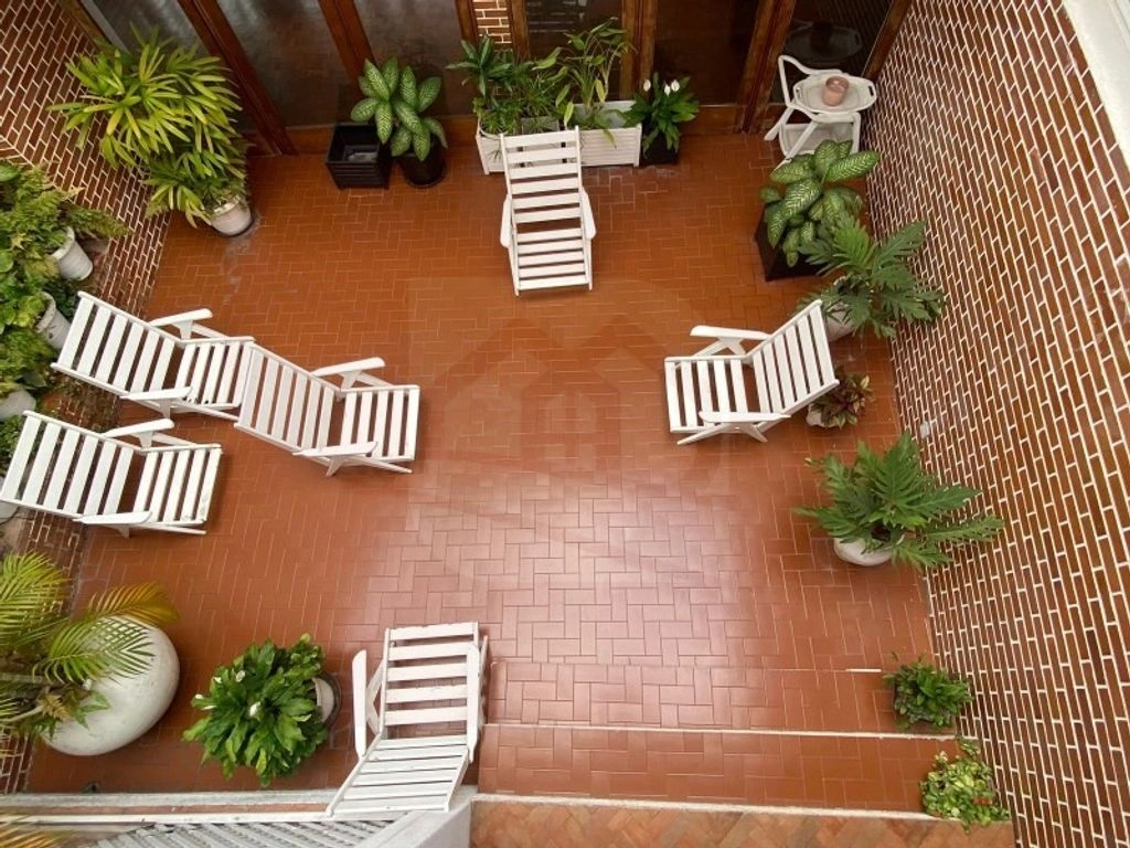 Spacious house 400 m2 in Luanda, Angola