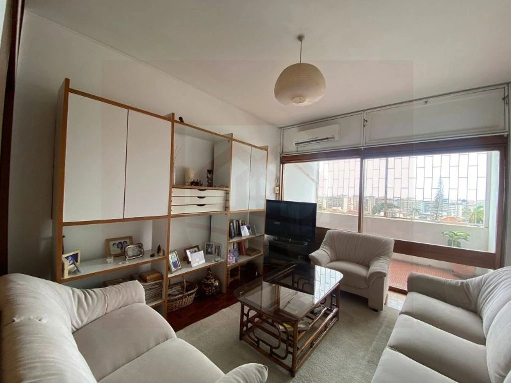 Luanda, Angola में आरामदायक 4+1 घर