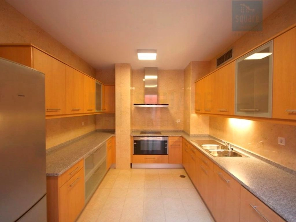 Appartamento luminoso 3+1 a Luanda, Angola