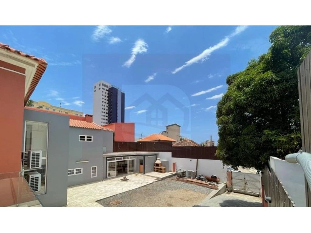 Spacious house 288 m2 in Luanda, Angola