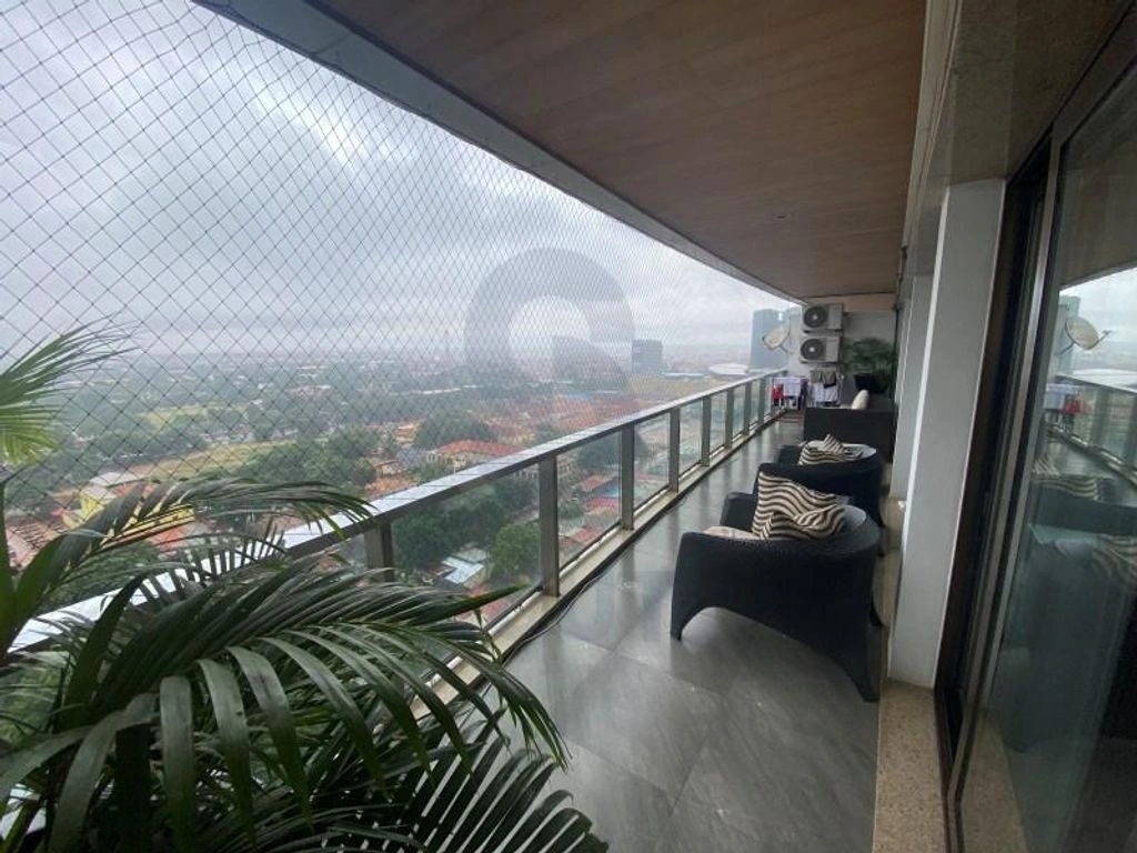 Spacious apartment 3+1 in Luanda, Angola