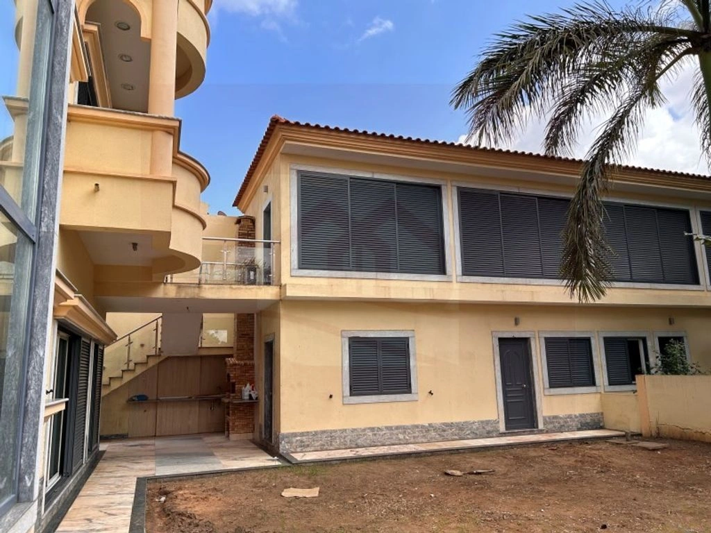 Family house 500 m2 in Talatona, Angola