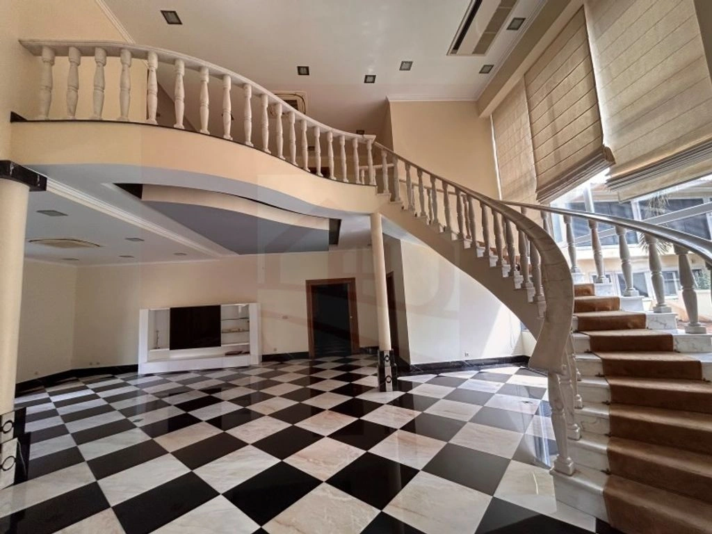 Family house 500 m2 in Talatona, Angola