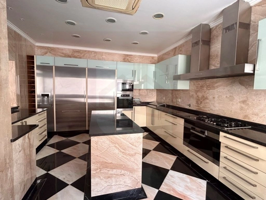 Family house 500 m2 in Talatona, Angola