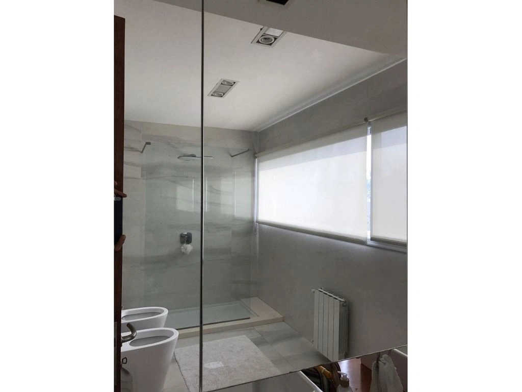 Spacious house 400 m2 in Rosario, Argentina