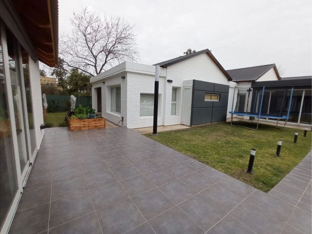 Luxurious house 370 m2 in Rosario, Argentina