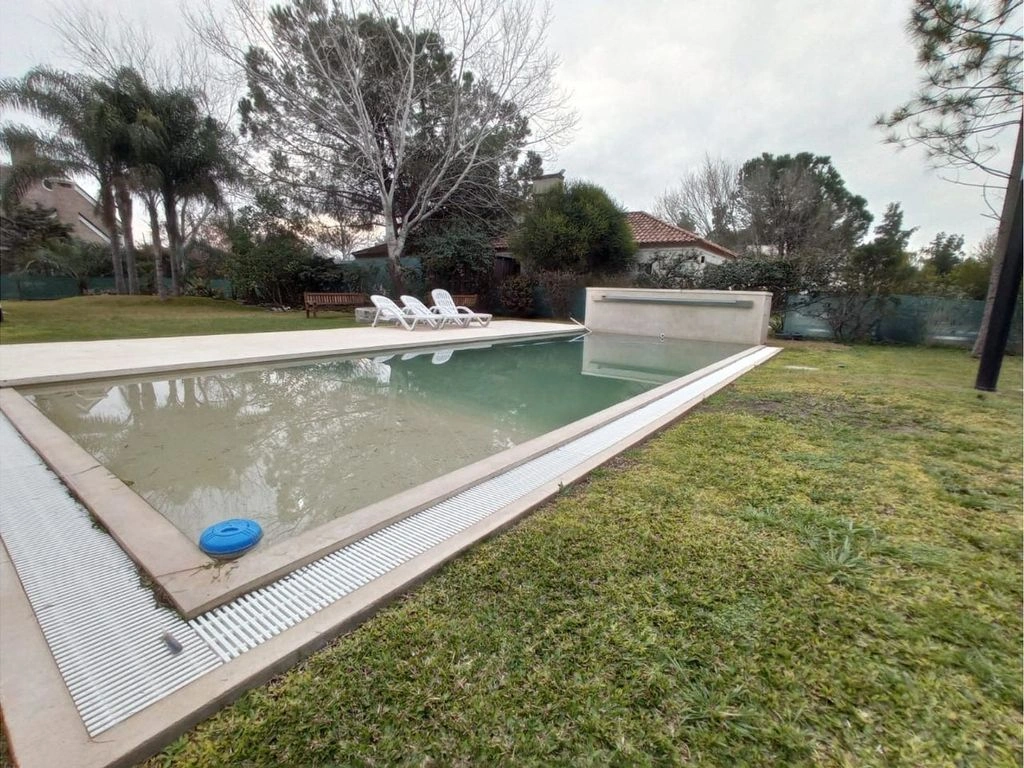 Luxurious house 370 m2 in Rosario, Argentina