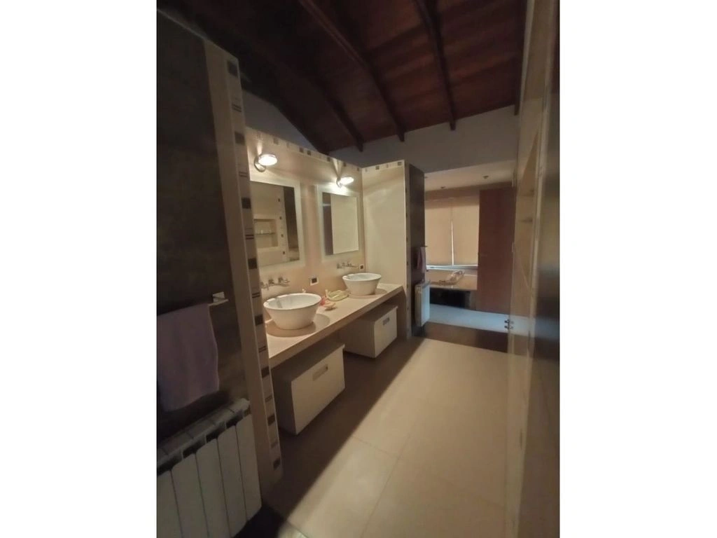 Luxurious house 370 m2 in Rosario, Argentina