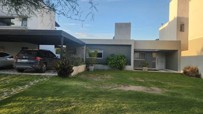 Spacious house 600 m2 in Cordoba, Argentina