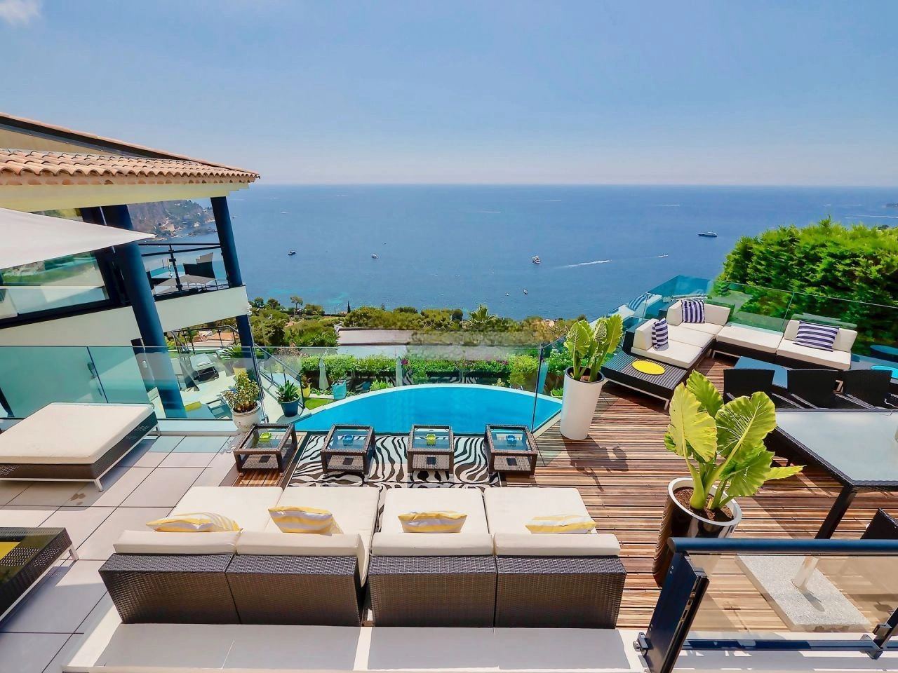 Eze'de Eşsiz 4+1 villa