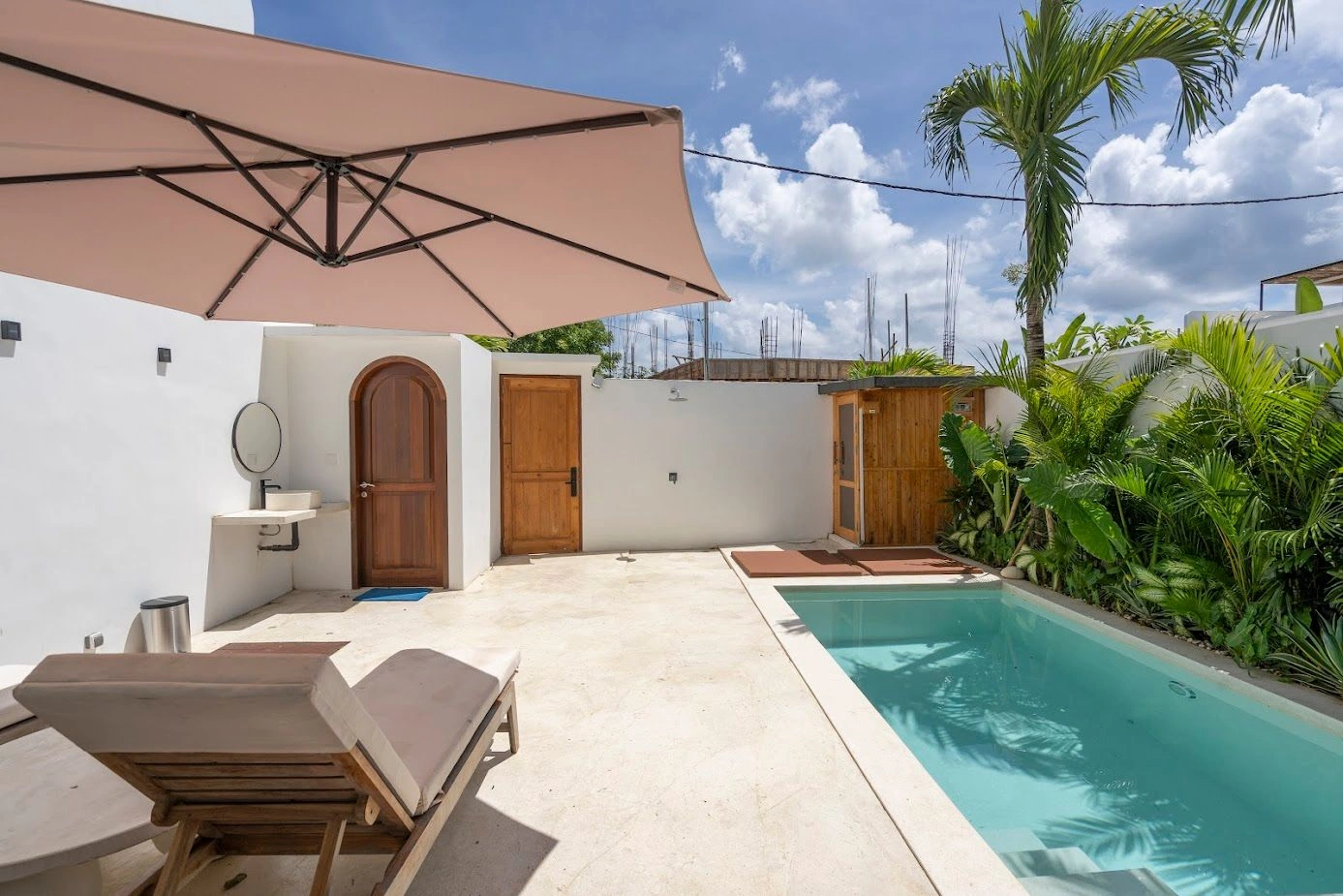 Villa of 250 m2 in Uluwatu 10 minutes from the beach