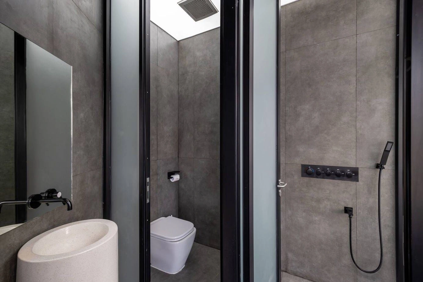 Villa of 193 m2 in Changgu, a few meters from Batu Bolong beach