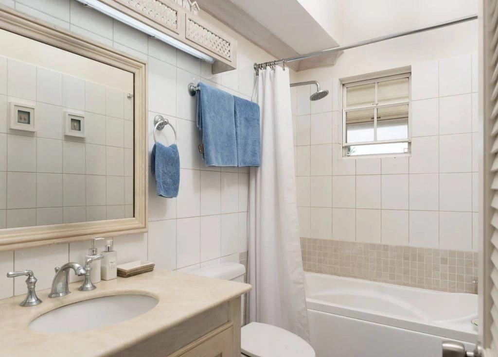 Sea-view duplex 140 m2 in Speightstown, Barbados (#OBb 20-06)