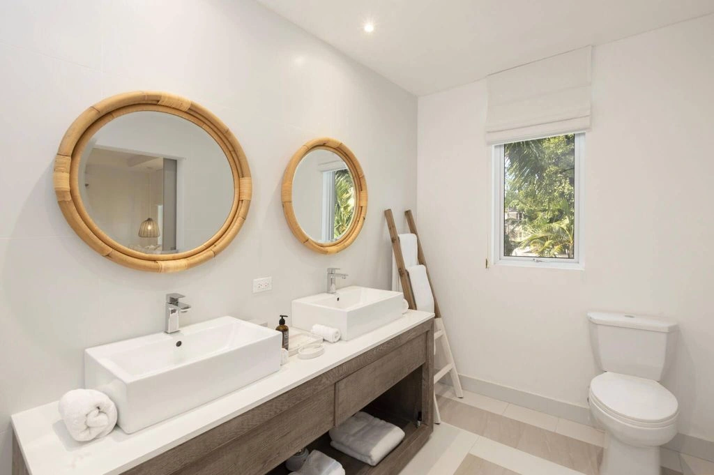 Spacious apartment 139 m2 in Speightstown, Barbados (#OBb 20-08)