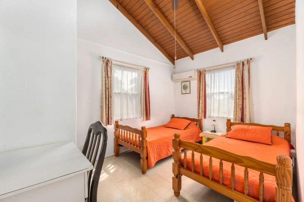 Sea-view house in Speightstown, Barbados (#OBb 20-09)