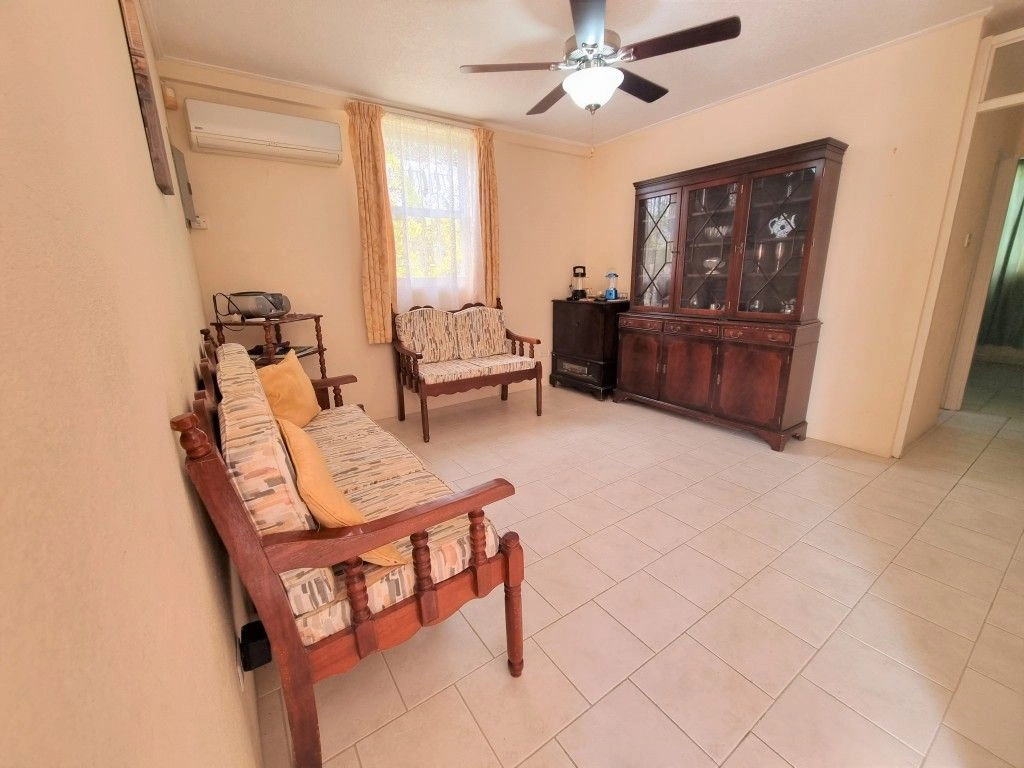 Modern house in Speightstown, Barbados (#OBb 20-10)