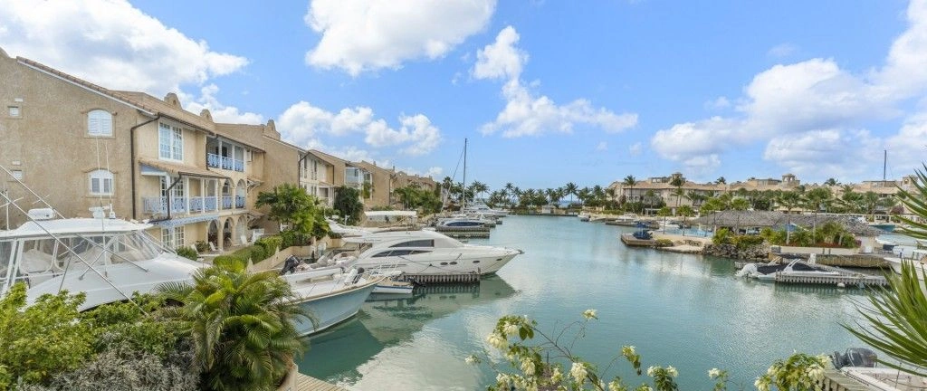 Квартира с мебелью в Спейтстауне, Барбадос (#OBb 20-21)