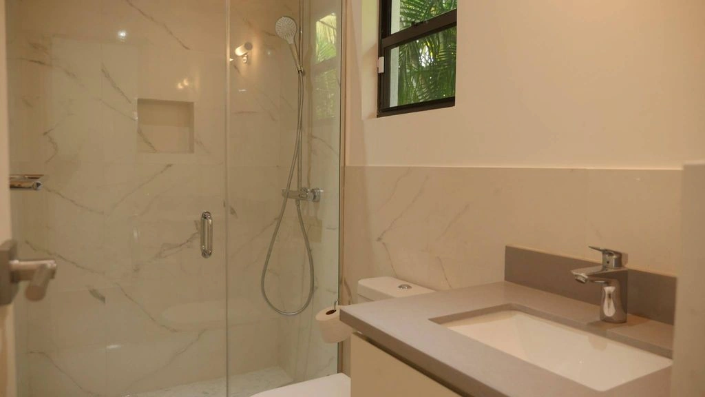 Renovated house 762 m2 in Holetown, Barbados (#OBb 20-25)