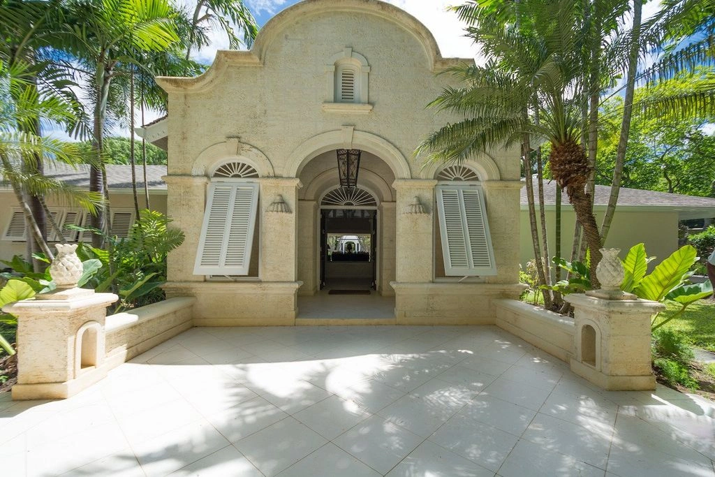 Spacious house with pool in Holetown, Barbados (#OBb 20-30)