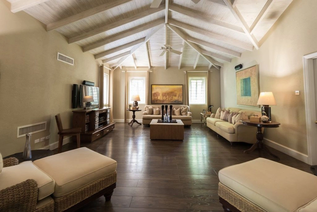 Spacious house with pool in Holetown, Barbados (#OBb 20-30)