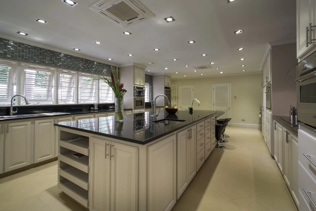 Spacious house with pool in Holetown, Barbados (#OBb 20-30)