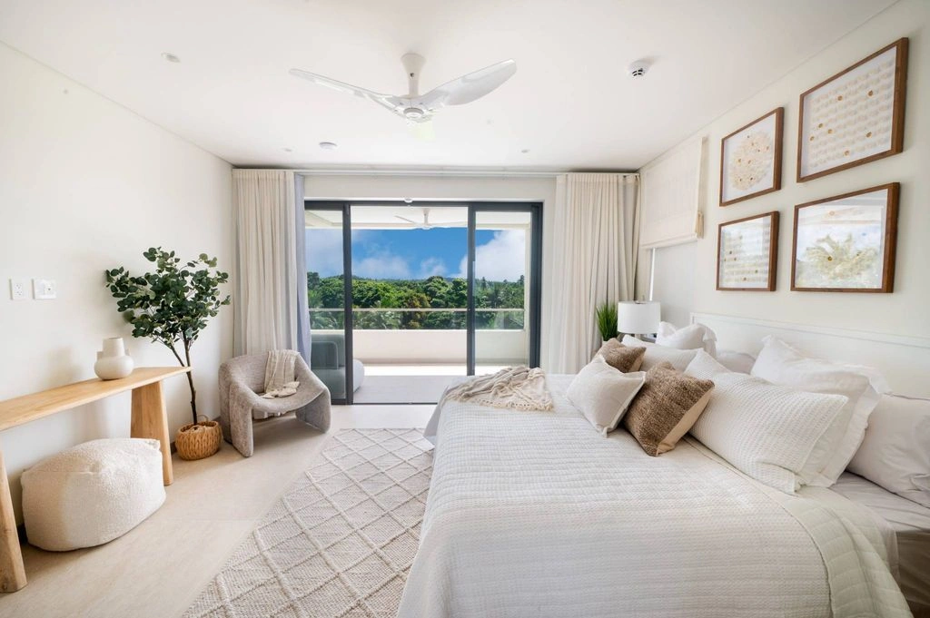 Sea-view villa 580 m2 in St. James, Barbados