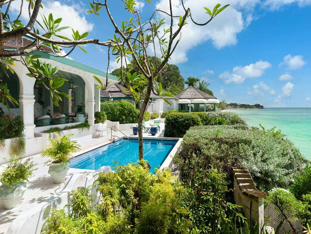 Renovated villa 2787 m2 in St. James, Barbados