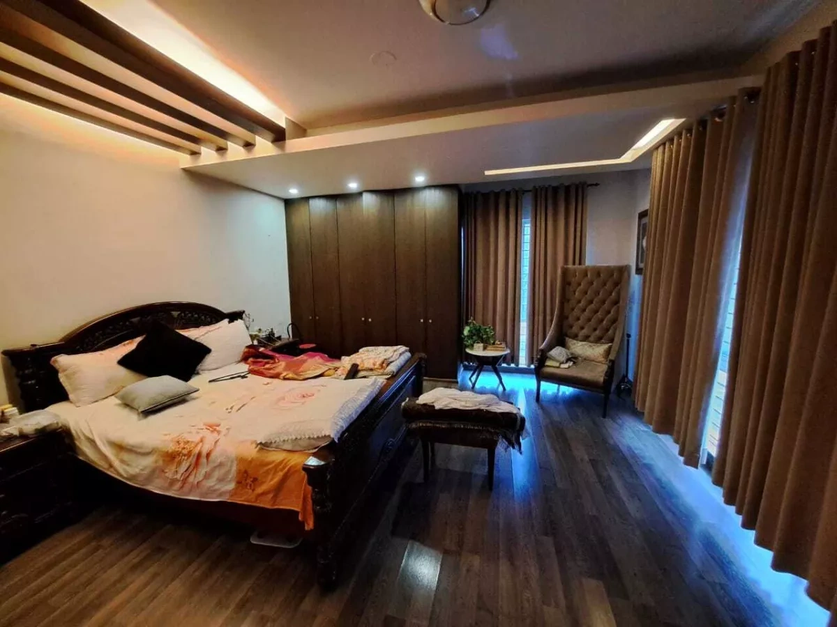 Furnished apartment 350 m2 in Dhaka, Bangladesh