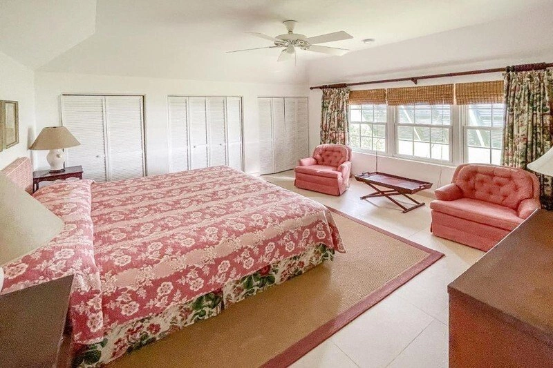 Spacious luxurious house 610 m2 in Hamilton, Bermuda