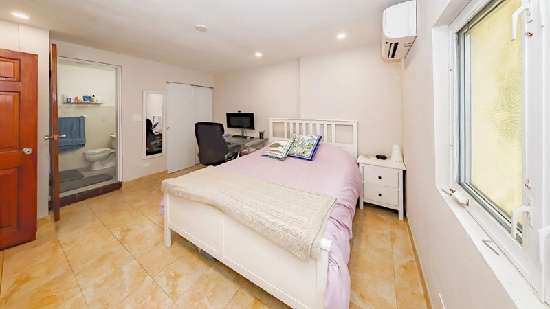 Spacious house 158 m2 in Warwick, Bermuda