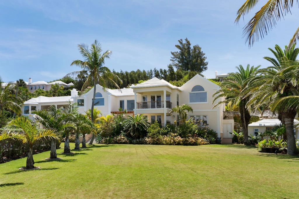 Spacious cottage 520 m2 in Warwick, Bermuda