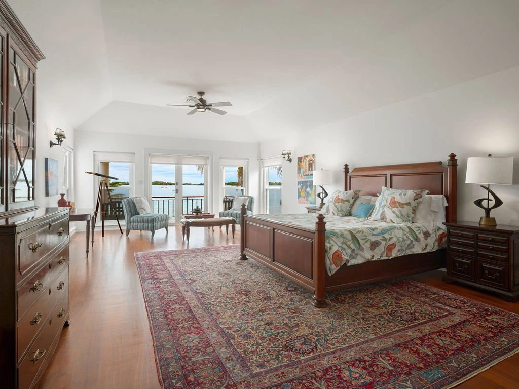 Spacious cottage 520 m2 in Warwick, Bermuda