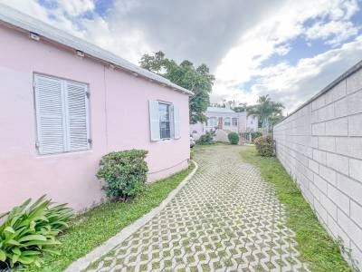 Spacious house 385 m2 in Southampton, Bermuda
