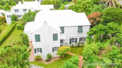 Spacious duplex 180 m2 in Southampton, Bermuda