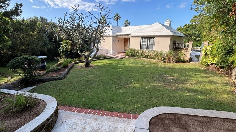 Spacious house 410 m2 in Southampton, Bermuda