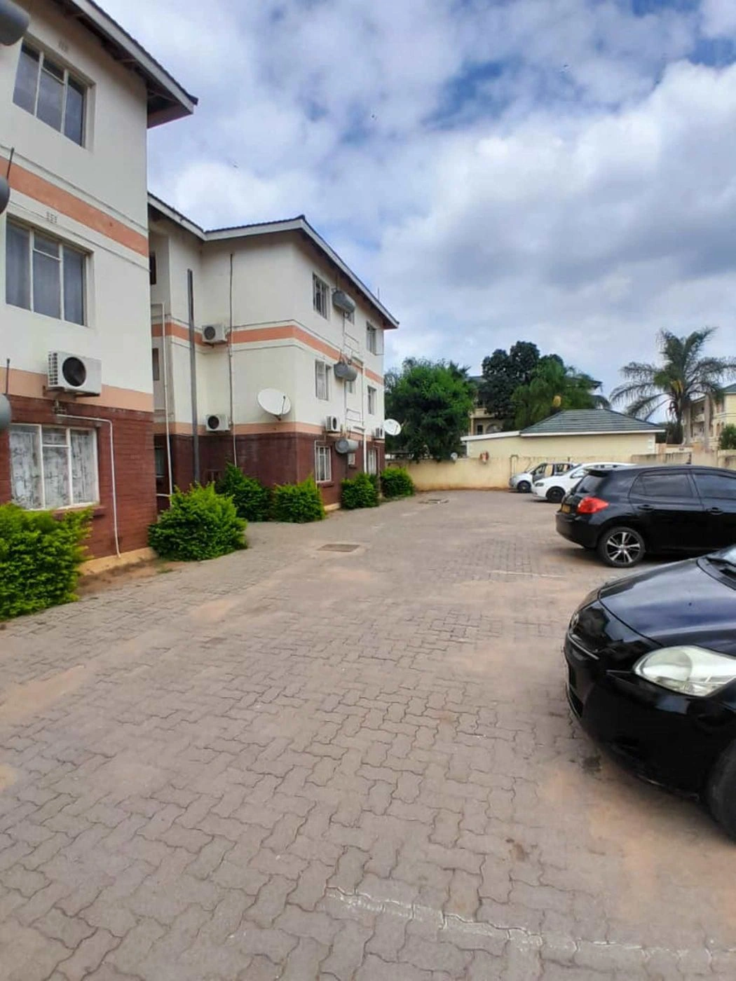 Duplex renovado 2+1 em Gaborone, Botswana